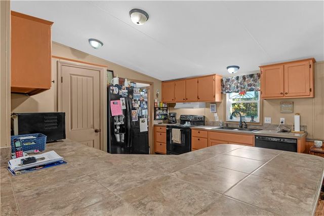 1264 Jones Way SE, Darien, GA 31305