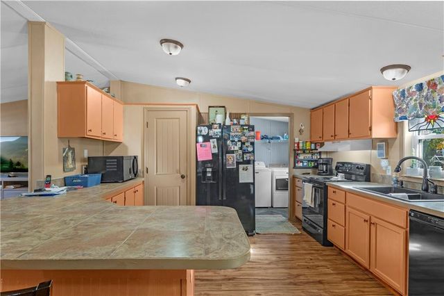 1264 Jones Way SE, Darien, GA 31305