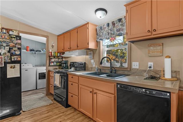 1264 Jones Way SE, Darien, GA 31305