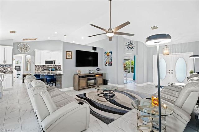 203 SE 14th CT, Cape Coral, FL 33990