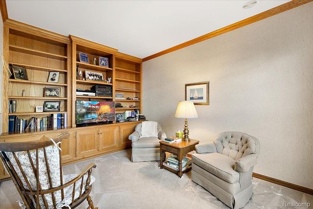 9000 Harbor Place Drive, St. Clair Shores, MI 48080