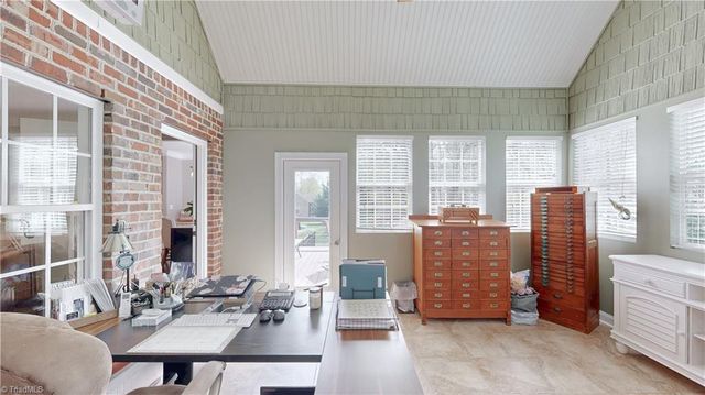 21 WEXFORD Circle, Thomasville, NC 27360