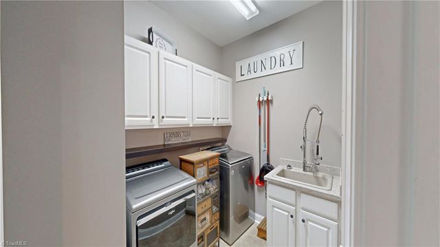 21 WEXFORD Circle, Thomasville, NC 27360