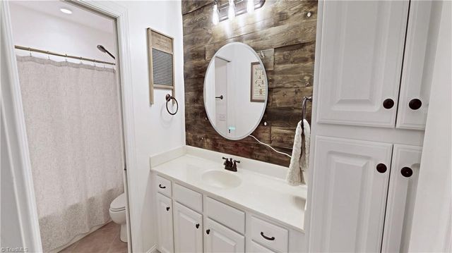 21 WEXFORD Circle, Thomasville, NC 27360