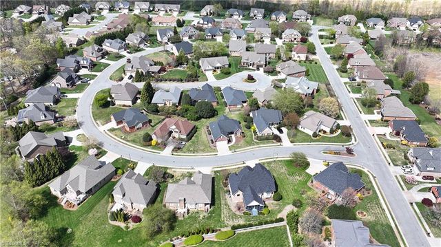 21 WEXFORD Circle, Thomasville, NC 27360