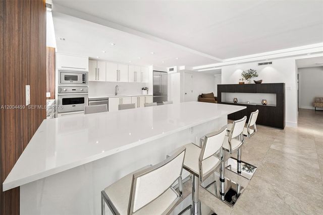 600 Grapetree Dr 3BS, Key Biscayne, FL 33149