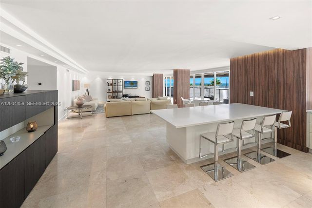 600 Grapetree Dr 3BS, Key Biscayne, FL 33149