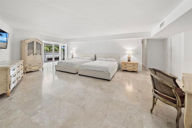 600 Grapetree Dr 3BS, Key Biscayne, FL 33149