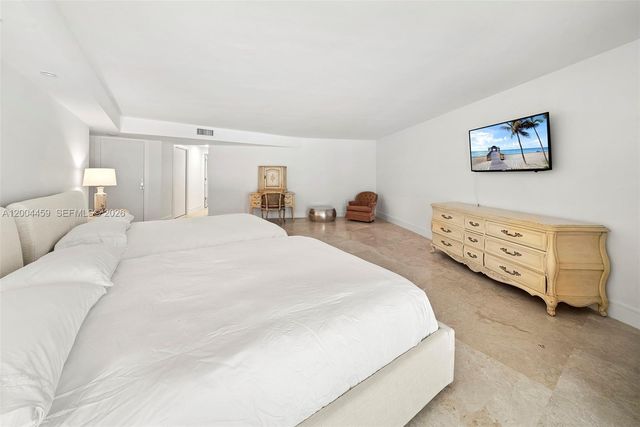 600 Grapetree Dr 3BS, Key Biscayne, FL 33149