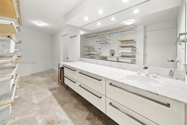 600 Grapetree Dr 3BS, Key Biscayne, FL 33149