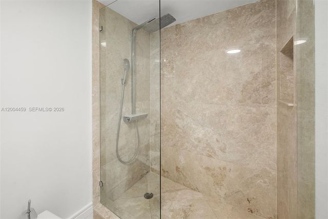 600 Grapetree Dr 3BS, Key Biscayne, FL 33149