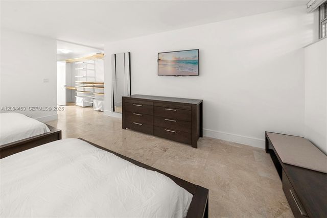 600 Grapetree Dr 3BS, Key Biscayne, FL 33149