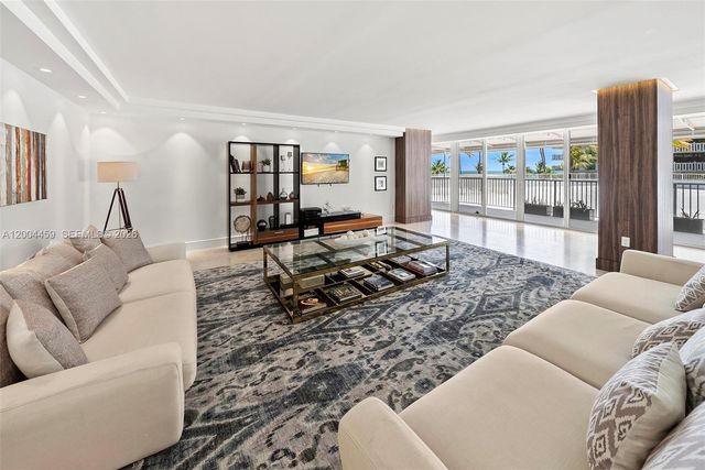 600 Grapetree Dr 3BS, Key Biscayne, FL 33149