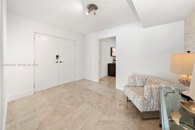 600 Grapetree Dr 3BS, Key Biscayne, FL 33149