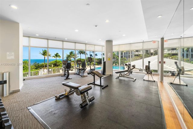 600 Grapetree Dr 3BS, Key Biscayne, FL 33149