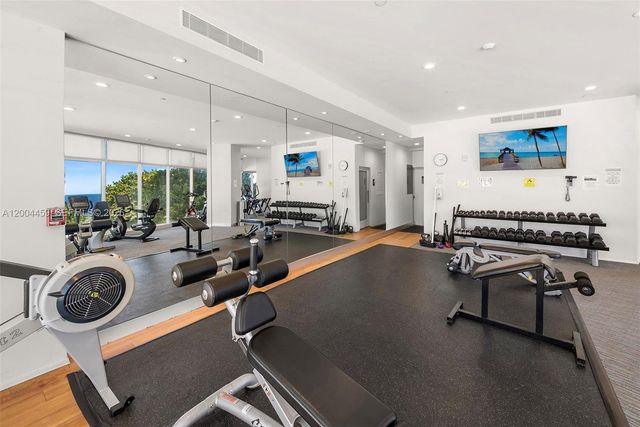 600 Grapetree Dr 3BS, Key Biscayne, FL 33149
