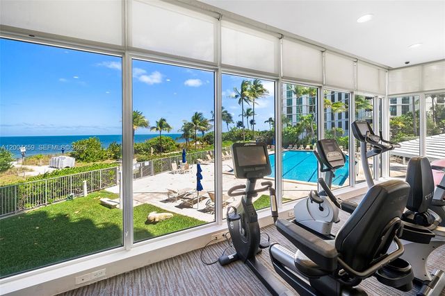 600 Grapetree Dr 3BS, Key Biscayne, FL 33149