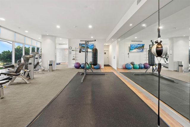 600 Grapetree Dr 3BS, Key Biscayne, FL 33149
