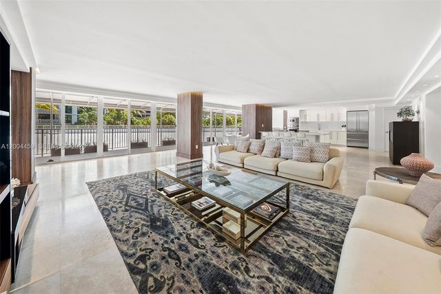 600 Grapetree Dr 3BS, Key Biscayne, FL 33149