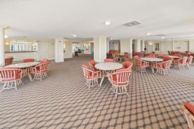 600 Grapetree Dr 3BS, Key Biscayne, FL 33149