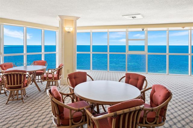 600 Grapetree Dr 3BS, Key Biscayne, FL 33149