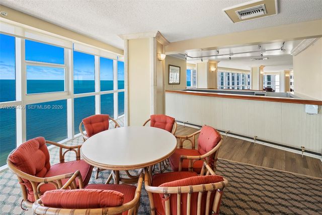 600 Grapetree Dr 3BS, Key Biscayne, FL 33149