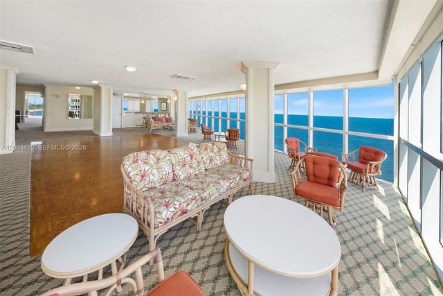 600 Grapetree Dr 3BS, Key Biscayne, FL 33149