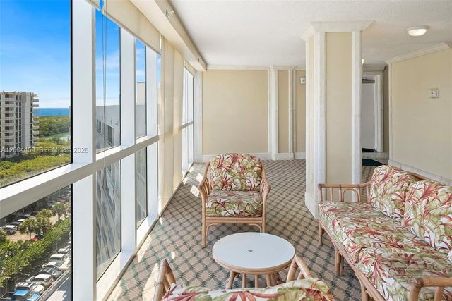 600 Grapetree Dr 3BS, Key Biscayne, FL 33149