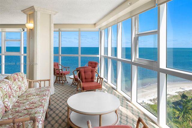 600 Grapetree Dr 3BS, Key Biscayne, FL 33149