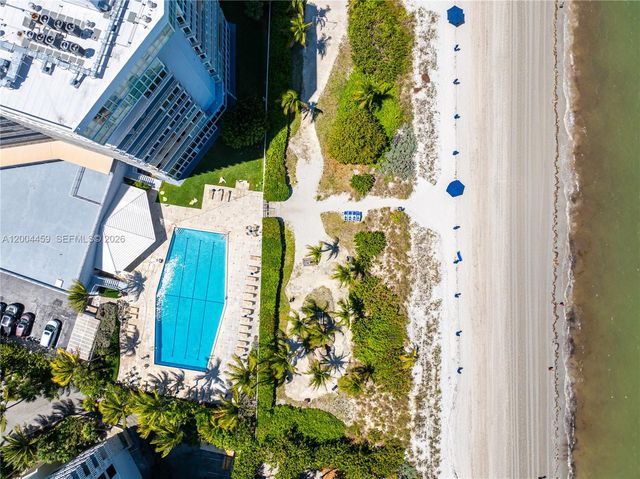 600 Grapetree Dr 3BS, Key Biscayne, FL 33149