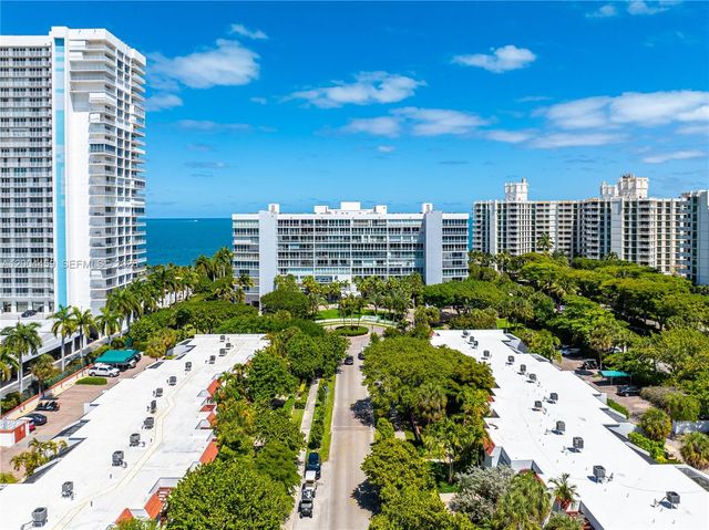 600 Grapetree Dr 3BS, Key Biscayne, FL 33149