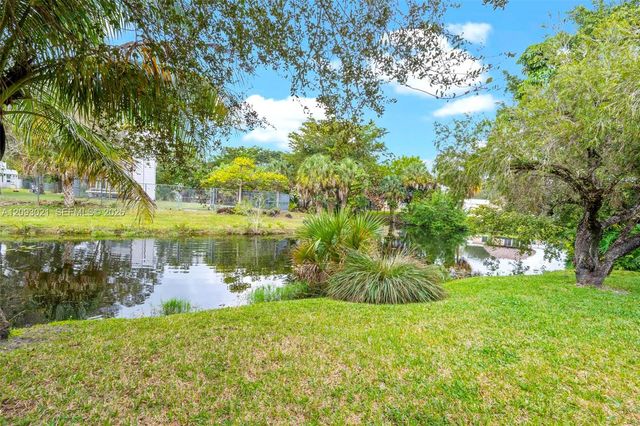 10729 La Placida Drive 3-4, Coral Springs, FL 33065