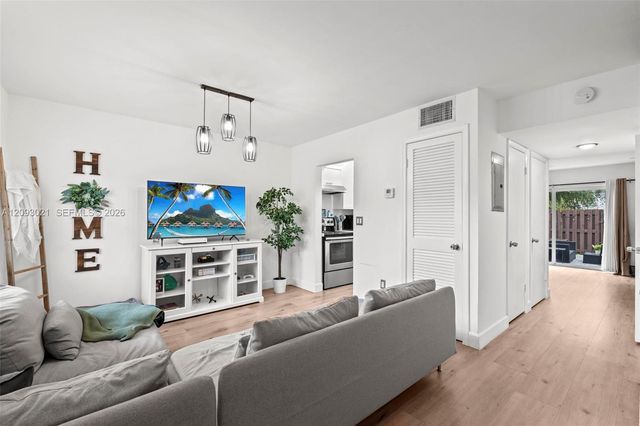 10729 La Placida Drive 3-4, Coral Springs, FL 33065