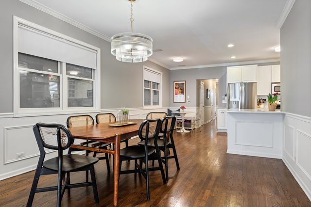 853 W Roscoe Street 1, Chicago, IL 60657