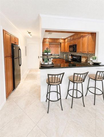 1624 STICKNEY POINT ROAD 206, Sarasota, FL 34231