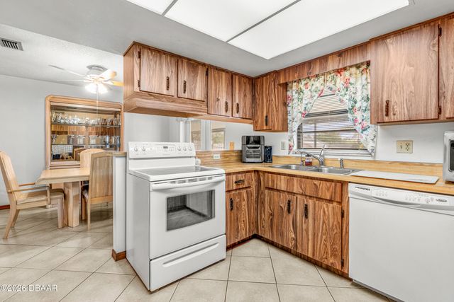2970 Lagoon Avenue, Deltona, FL 32738