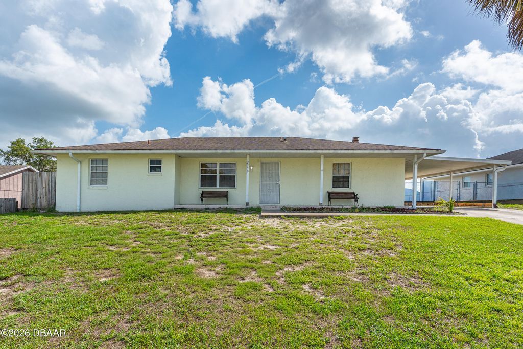2970 Lagoon Avenue, Deltona, FL 32738