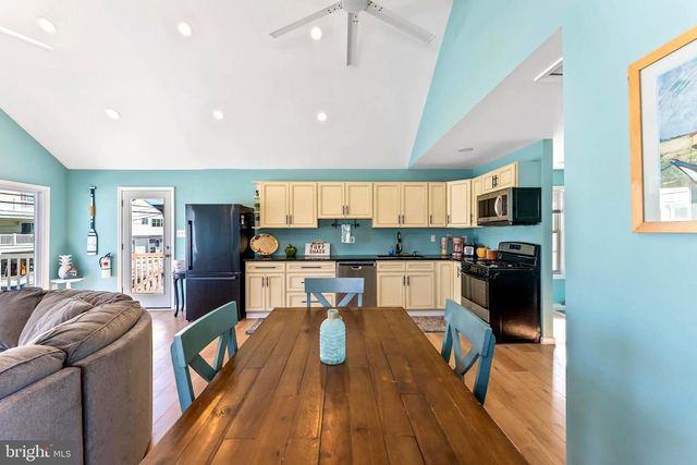 536 W MAPLE AVE, Wildwood, NJ 08260