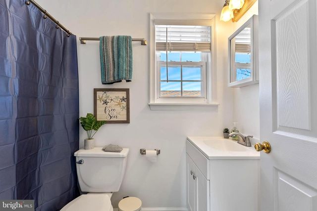 536 W MAPLE AVE, Wildwood, NJ 08260