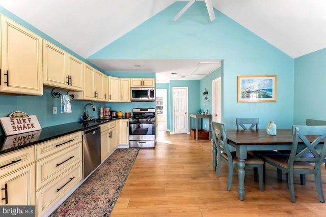 536 W MAPLE AVE, Wildwood, NJ 08260