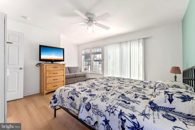 536 W MAPLE AVE, Wildwood, NJ 08260