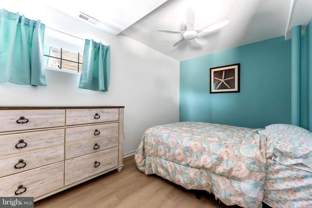 536 W MAPLE AVE, Wildwood, NJ 08260