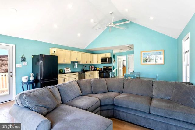 536 W MAPLE AVE, Wildwood, NJ 08260