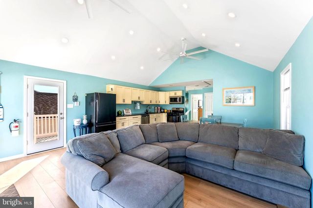 536 W MAPLE AVE, Wildwood, NJ 08260