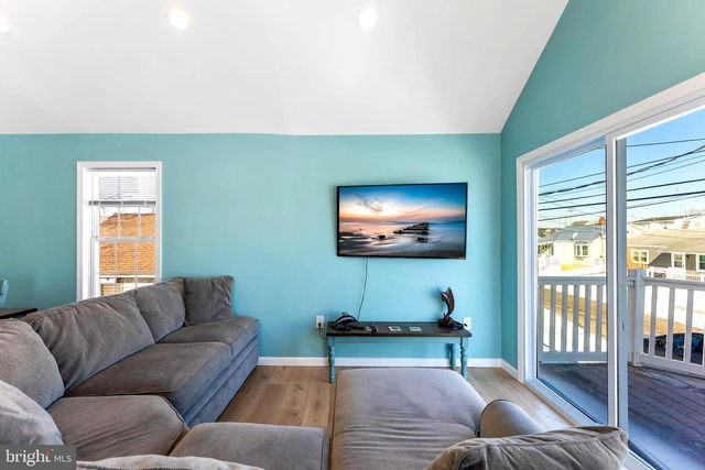 536 W MAPLE AVE, Wildwood, NJ 08260