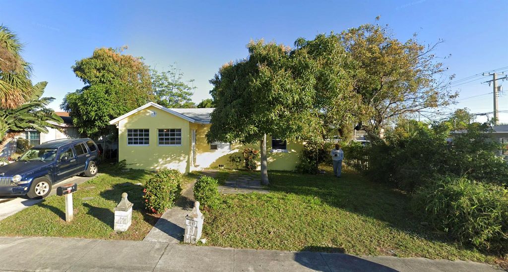 616 W 5th Street, Riviera Beach, FL 33404