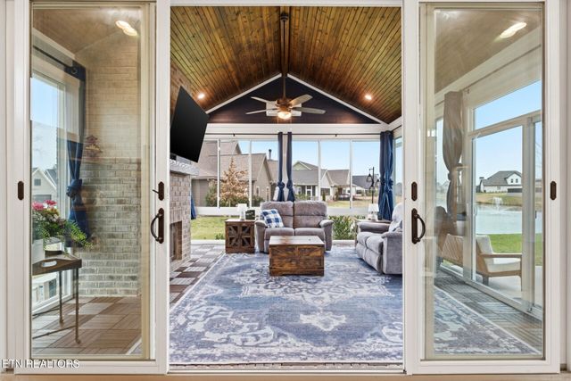 318 Buckhorn Way, Loudon, TN 37774