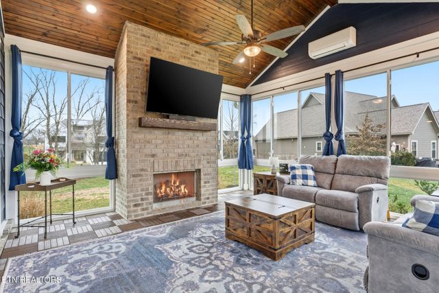 318 Buckhorn Way, Loudon, TN 37774