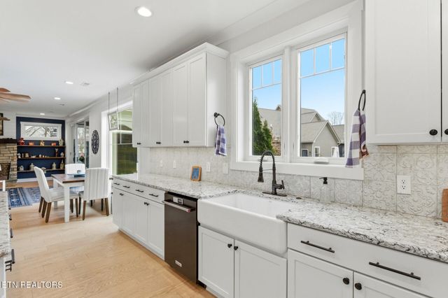 318 Buckhorn Way, Loudon, TN 37774