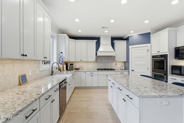 318 Buckhorn Way, Loudon, TN 37774